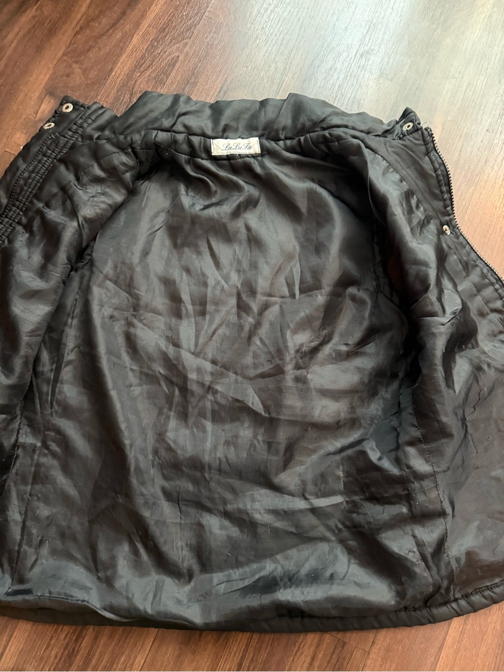 Black Puffer Vest Snap Button Only NO ZIP Priced to Sell🔥 - Picture 4 of 4